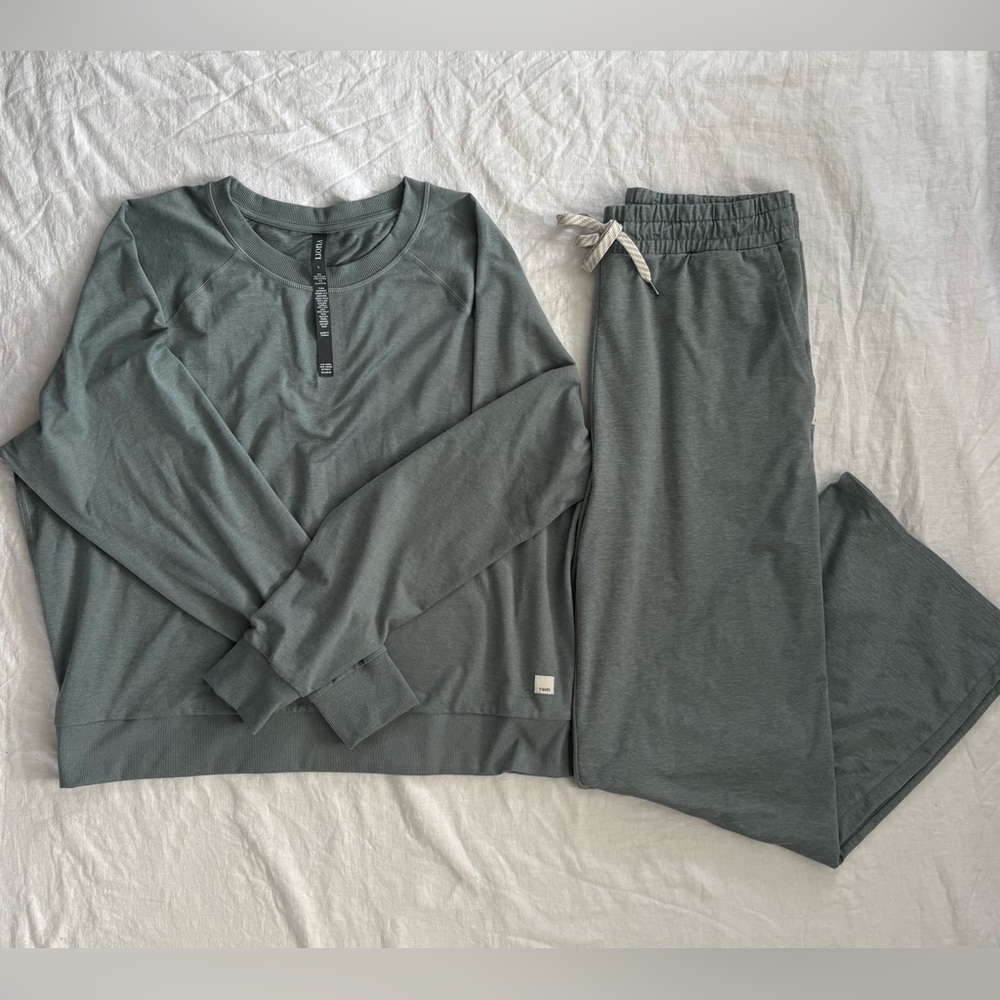 Vuori Halo Lounge Set Large NWOT